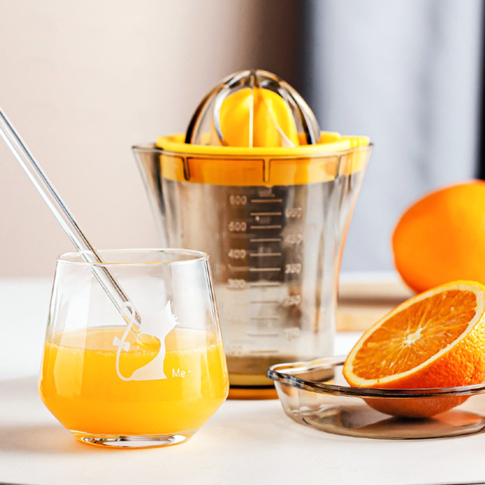 JAMOR Manual Juicer,Lemon Juicer,Small Citrus Juicer,Manual Rotary Squeezer,Professional Manual Juicer,Kitchen Tool With Easy Pour Spout,Non-Slip Base,Can Be Used In The Dishwasher For Easy Storage